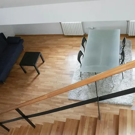 Lägenhet Maisonette Laila